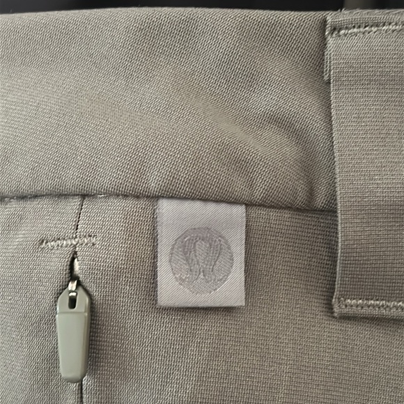 Lululemon Commission Classic-Fit Short 9" *Warpstreme in green size 32 - Picture 8 of 8